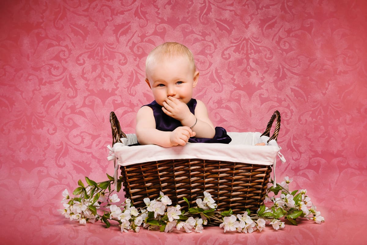 Family Portrait Studio ideas - Baby in the basket always works well
